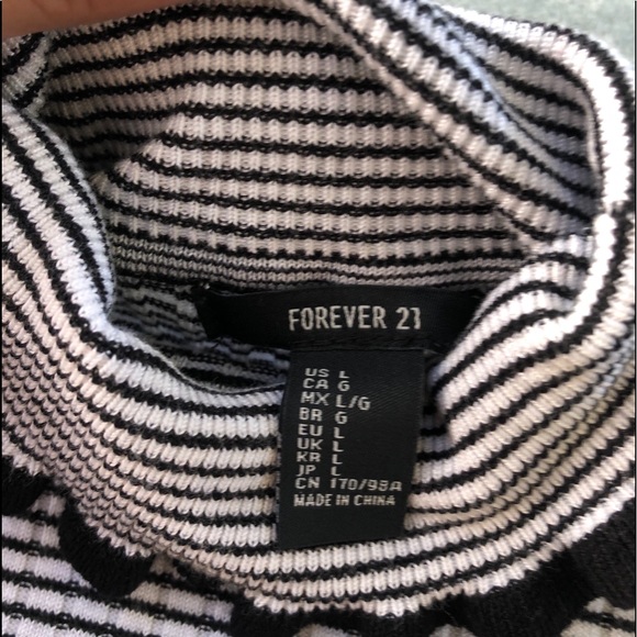 Forever 21 Striped Turtleneck - Picture 5 of 5